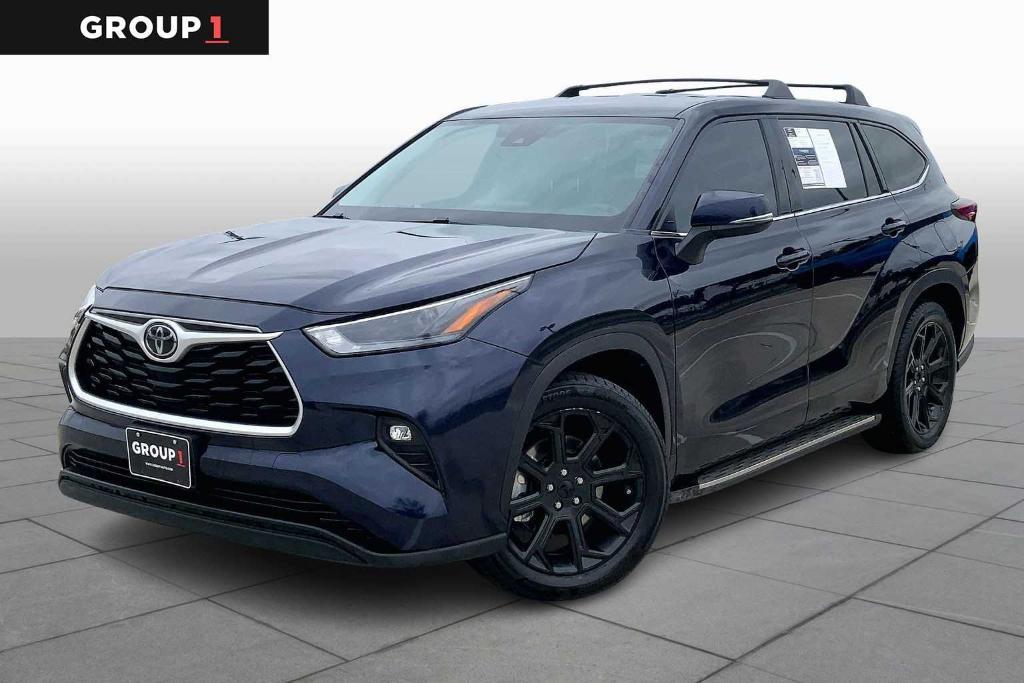 used 2022 Toyota Highlander car, priced at $22,299