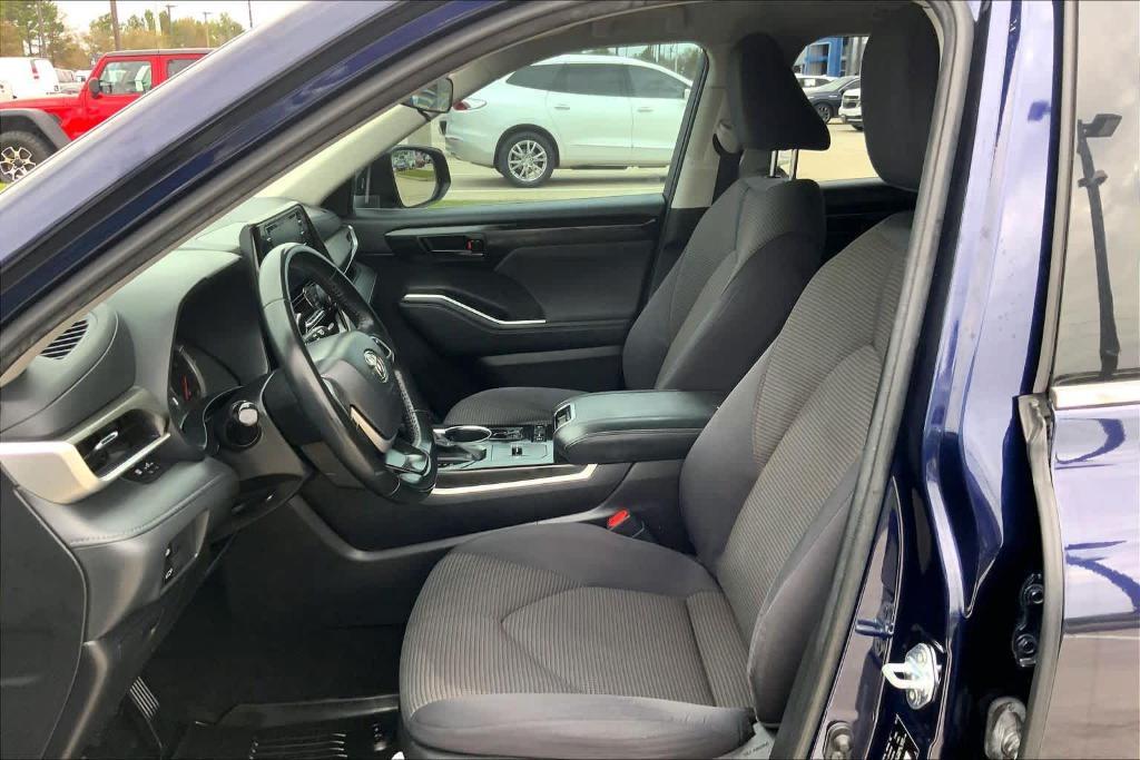 used 2022 Toyota Highlander car, priced at $22,299