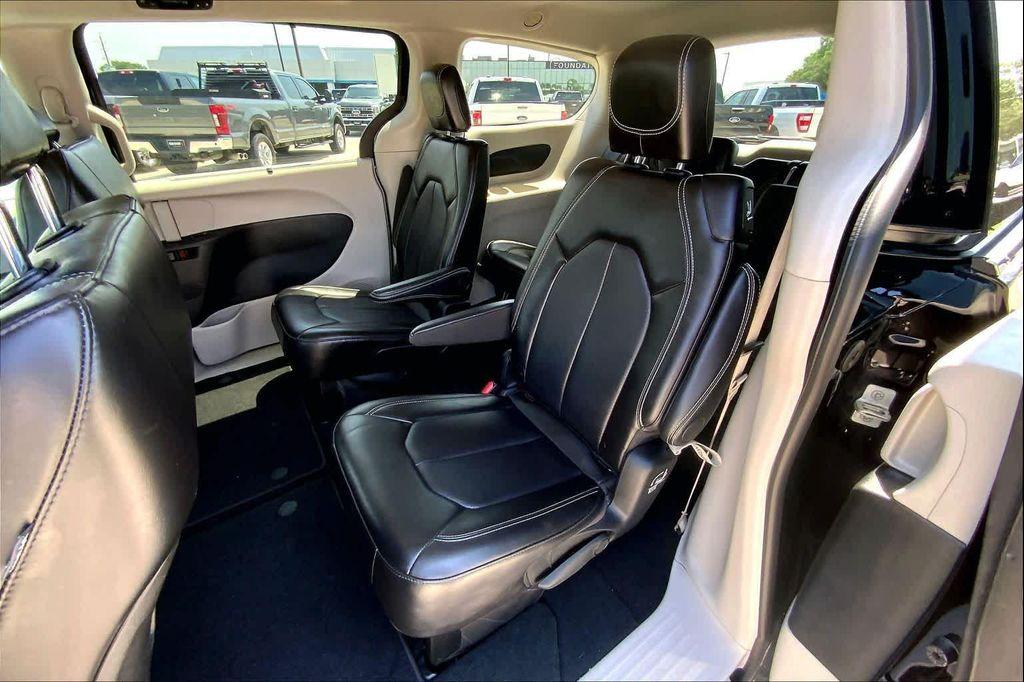 used 2024 Chrysler Pacifica car, priced at $23,300