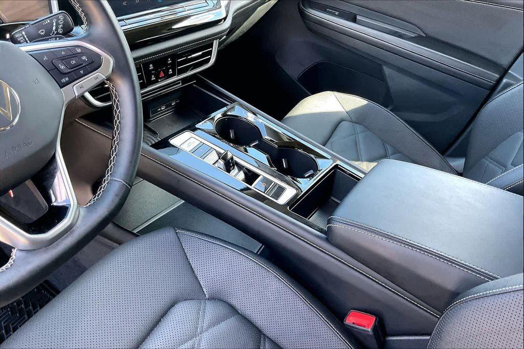 used 2025 Volkswagen Atlas car, priced at $33,716