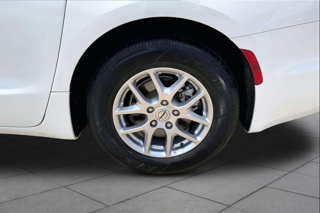 used 2024 Chrysler Pacifica car, priced at $23,224