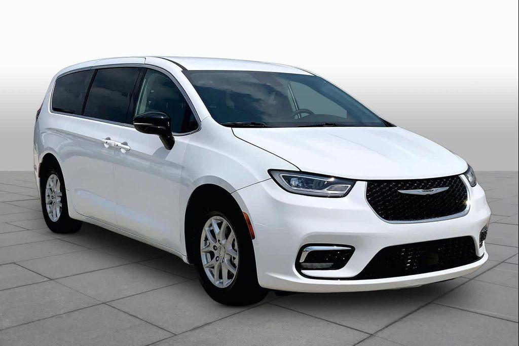 used 2024 Chrysler Pacifica car, priced at $23,224
