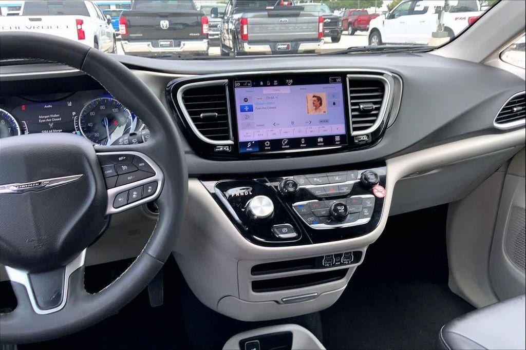 used 2024 Chrysler Pacifica car, priced at $23,224