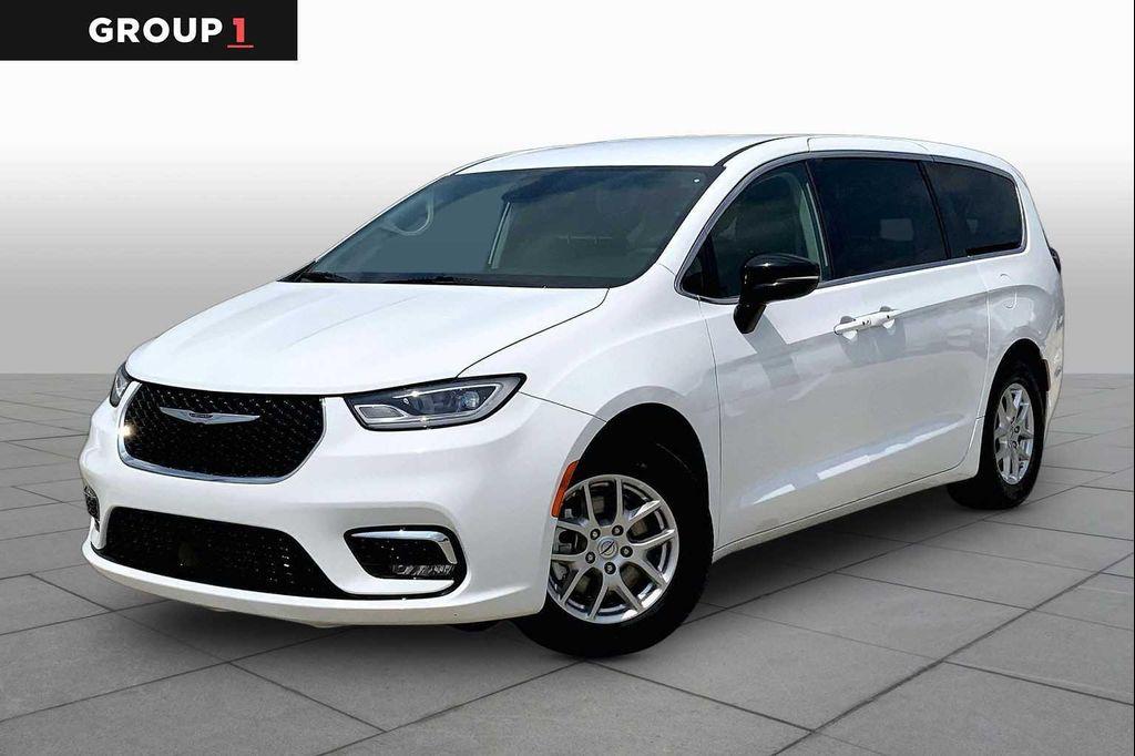 used 2024 Chrysler Pacifica car, priced at $23,224