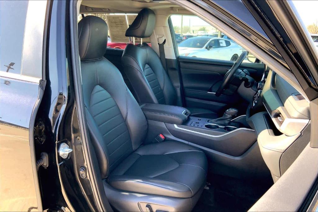 used 2023 Toyota Highlander car, priced at $29,780