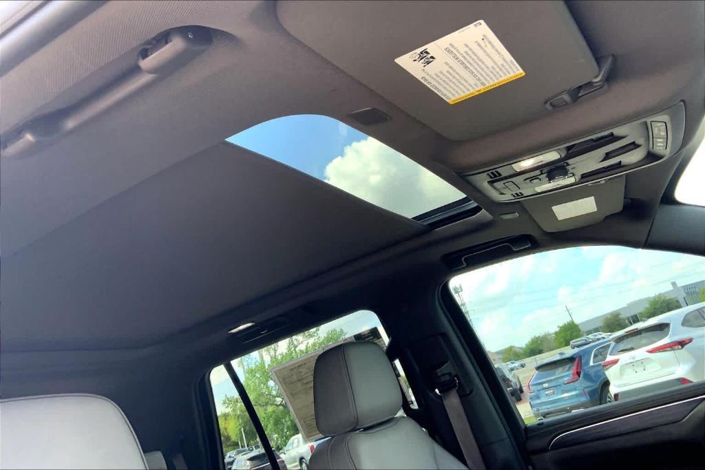 used 2023 GMC Yukon car, priced at $52,999