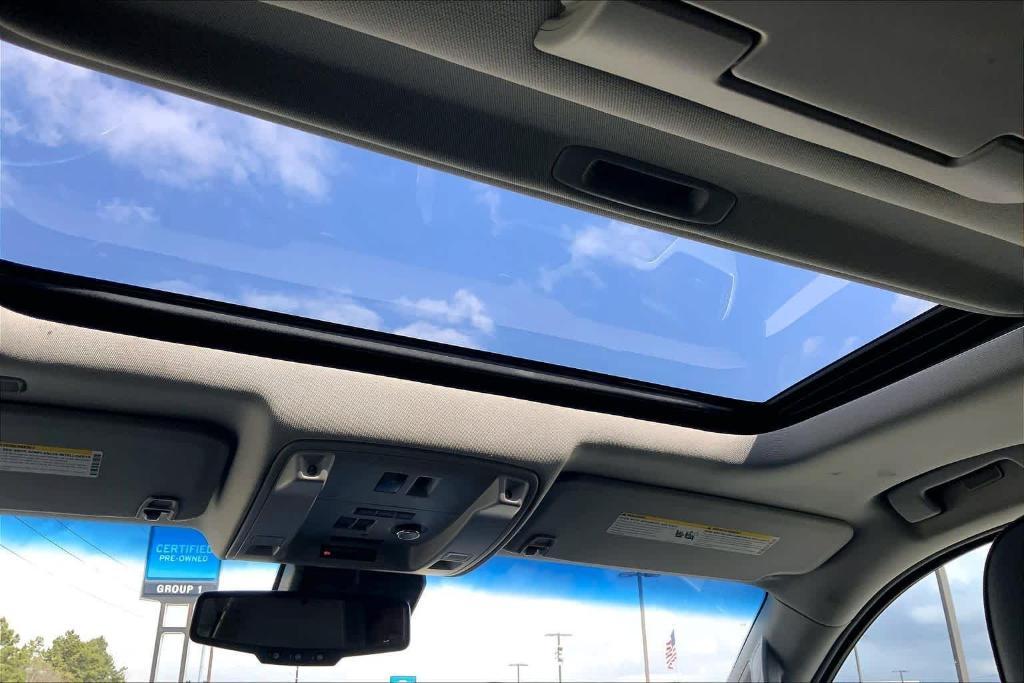 used 2018 GMC Yukon car, priced at $25,042