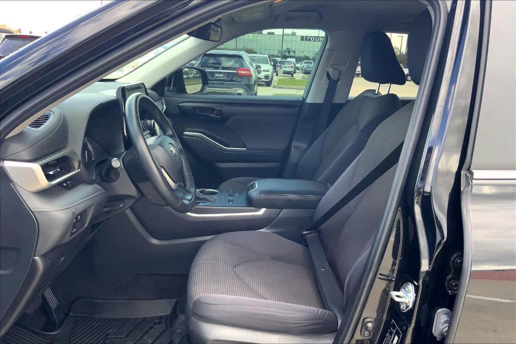 used 2024 Toyota Highlander car, priced at $30,420