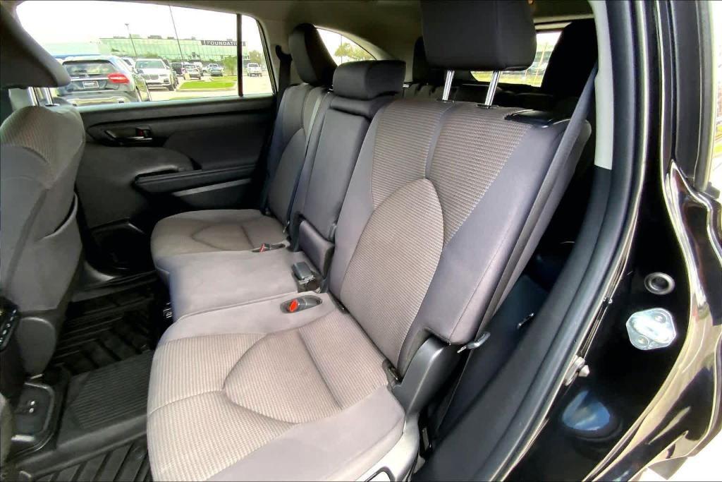 used 2024 Toyota Highlander car, priced at $30,420