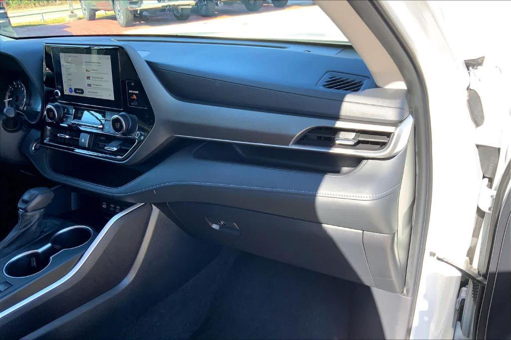 used 2023 Toyota Highlander car, priced at $27,795