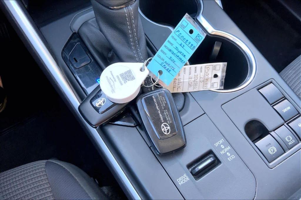 used 2023 Toyota Highlander car, priced at $27,795