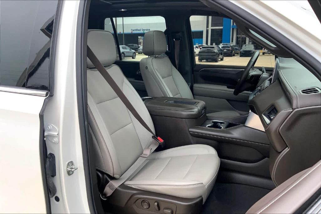 used 2022 GMC Yukon car, priced at $37,637