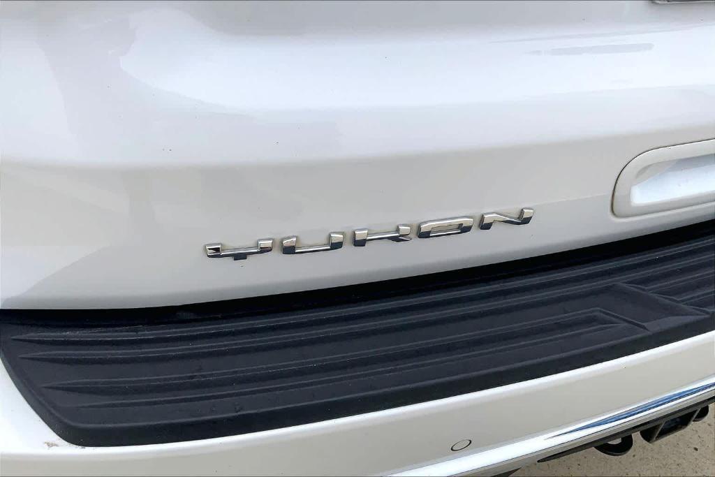 used 2022 GMC Yukon car, priced at $37,637