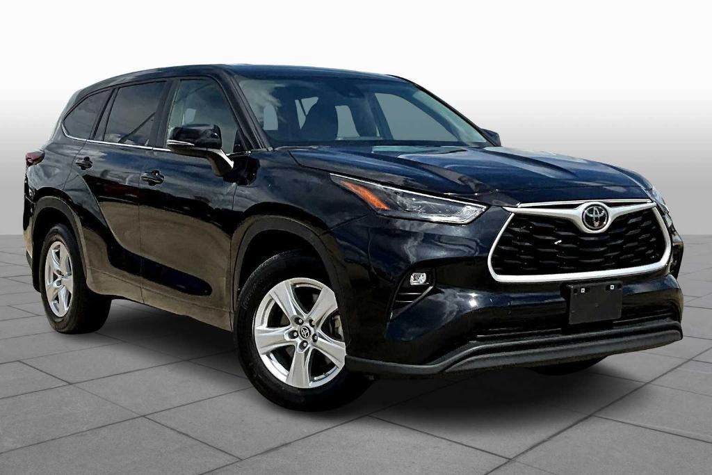 used 2024 Toyota Highlander car, priced at $32,333