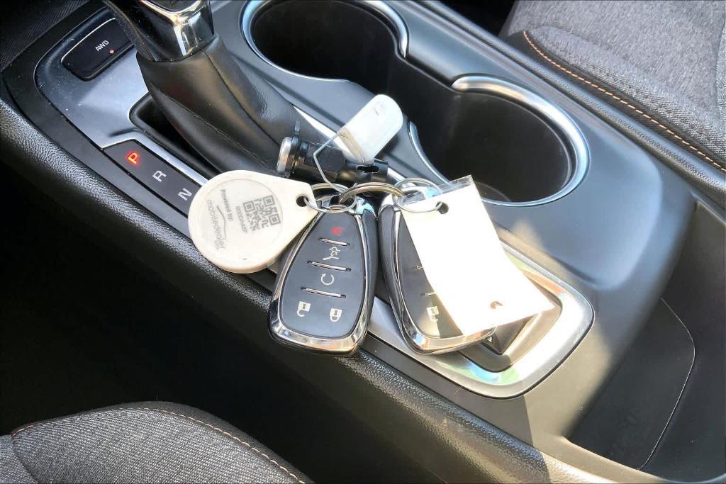 used 2022 Chevrolet Equinox car, priced at $19,555