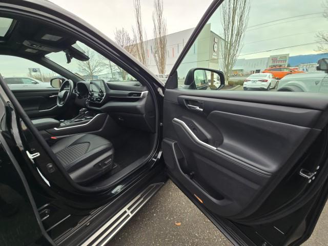 used 2022 Toyota Highlander car, priced at $36,955