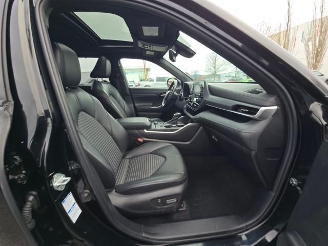 used 2022 Toyota Highlander car, priced at $36,955