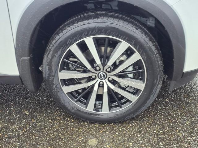 new 2025 Nissan Pathfinder car, priced at $48,670