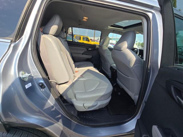used 2021 Toyota Highlander car, priced at $36,800