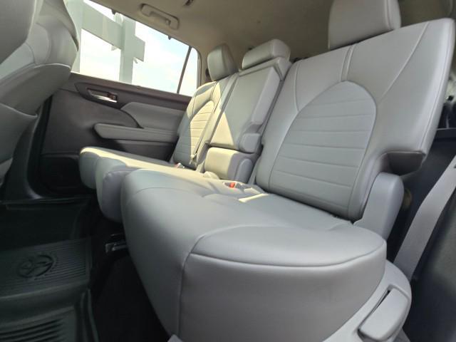 used 2021 Toyota Highlander car, priced at $36,800