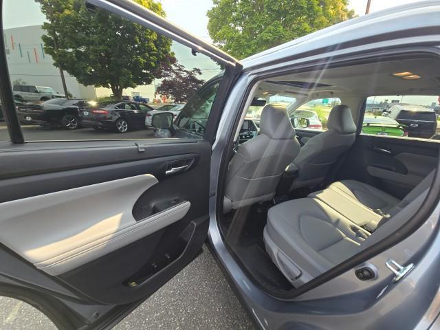 used 2021 Toyota Highlander car, priced at $36,800