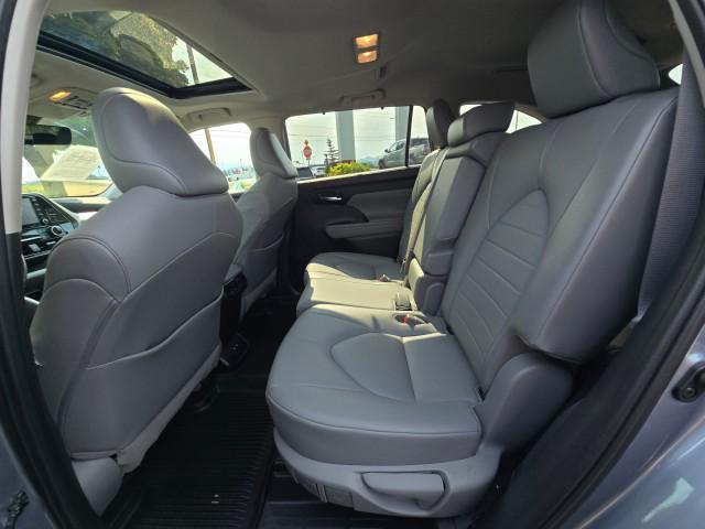 used 2021 Toyota Highlander car, priced at $36,800
