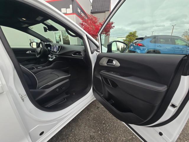 used 2024 Chrysler Pacifica Hybrid car, priced at $39,988