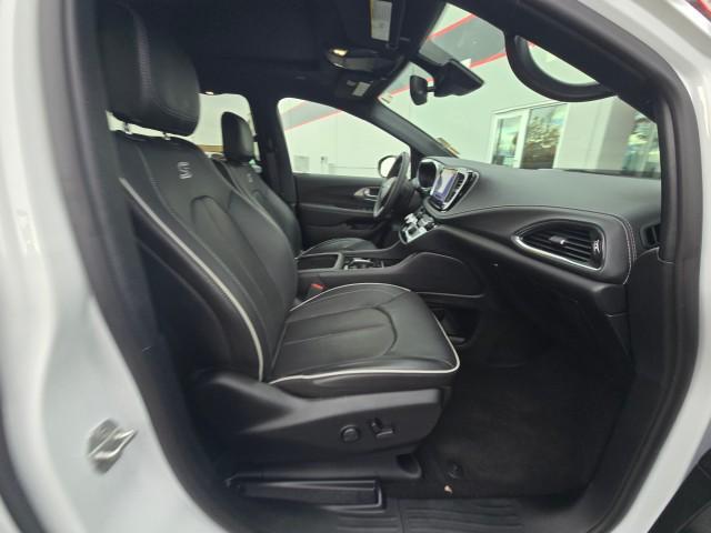 used 2024 Chrysler Pacifica Hybrid car, priced at $39,988