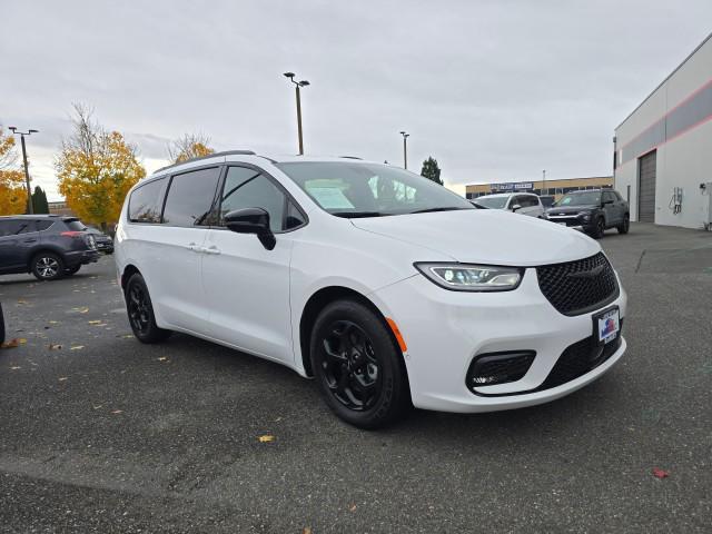 used 2024 Chrysler Pacifica Hybrid car, priced at $39,988