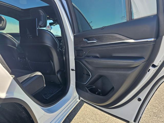 used 2023 Jeep Grand Cherokee car, priced at $39,980