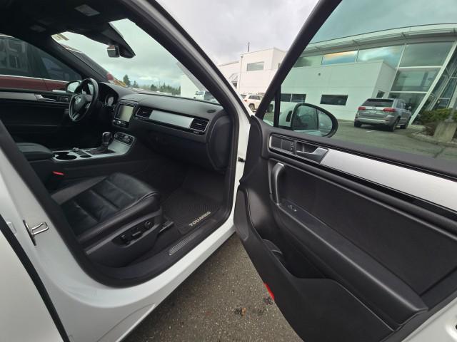 used 2017 Volkswagen Touareg car, priced at $15,550