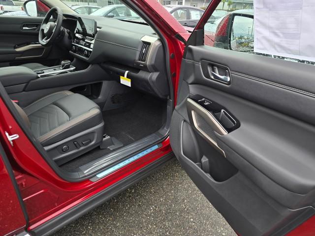 new 2025 Nissan Pathfinder car, priced at $49,700