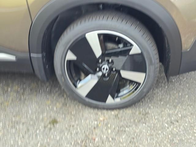 new 2025 Nissan Kicks car, priced at $28,950