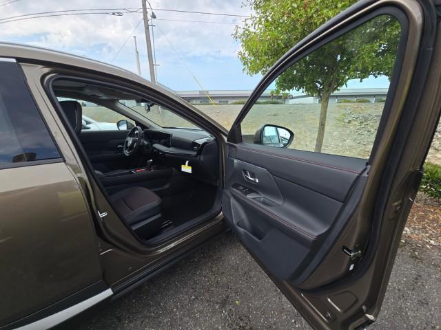 new 2025 Nissan Kicks car, priced at $28,950