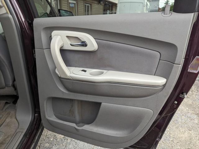 used 2009 Chevrolet Traverse car, priced at $5,495