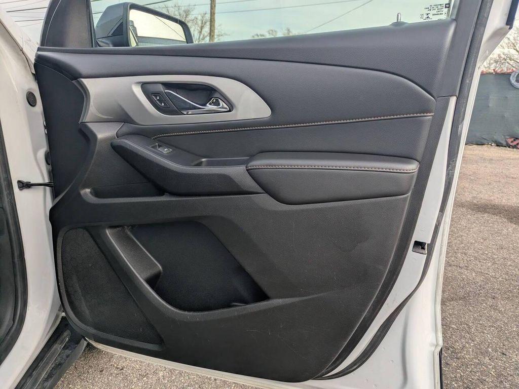 used 2021 Chevrolet Traverse car, priced at $15,995