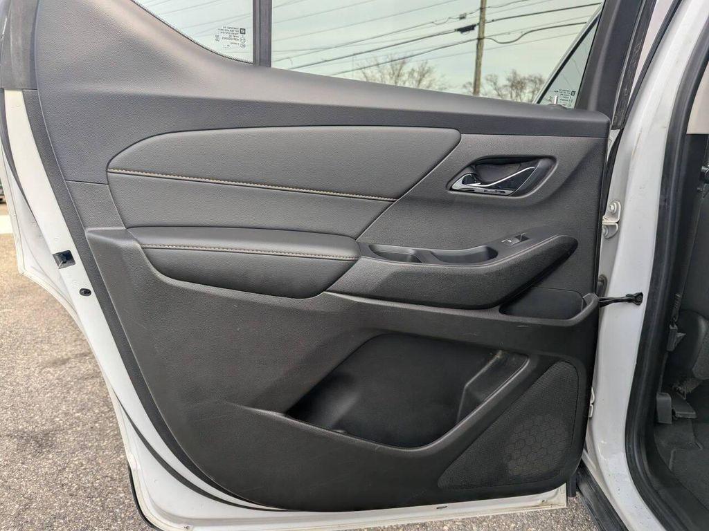 used 2021 Chevrolet Traverse car, priced at $15,995