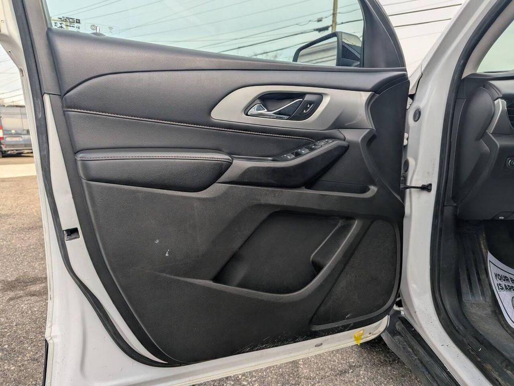 used 2021 Chevrolet Traverse car, priced at $15,995