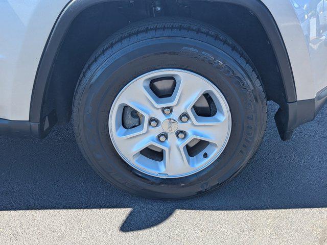 used 2015 Jeep Grand Cherokee car, priced at $9,495