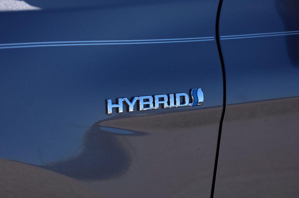 used 2020 Toyota Camry Hybrid car, priced at $20,668