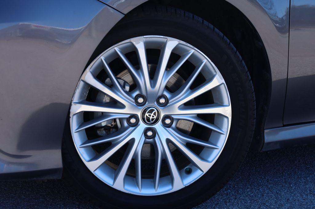 used 2020 Toyota Camry Hybrid car, priced at $20,668