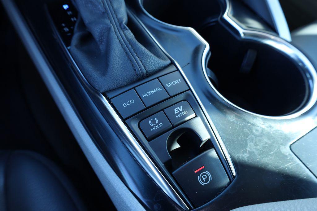 used 2020 Toyota Camry Hybrid car, priced at $20,668