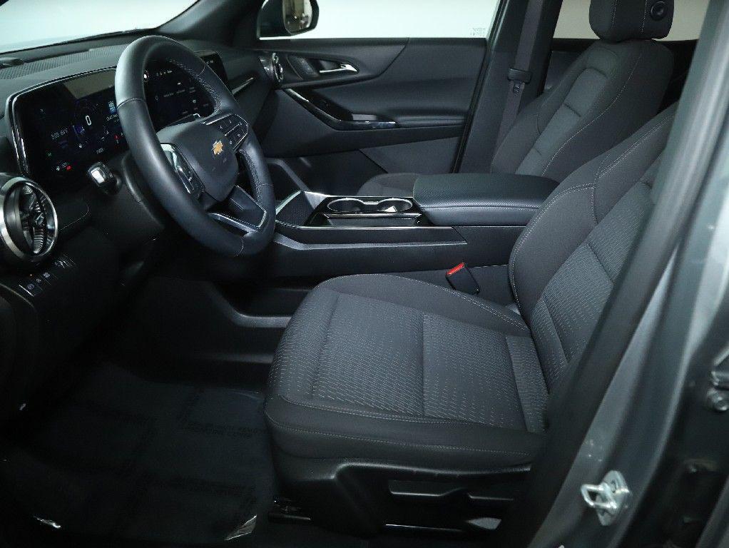 used 2025 Chevrolet Equinox car, priced at $25,920