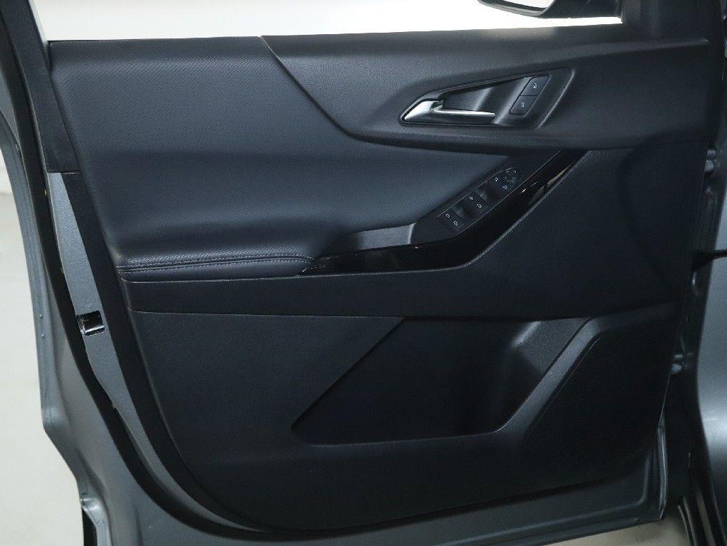 used 2025 Chevrolet Equinox car, priced at $25,920