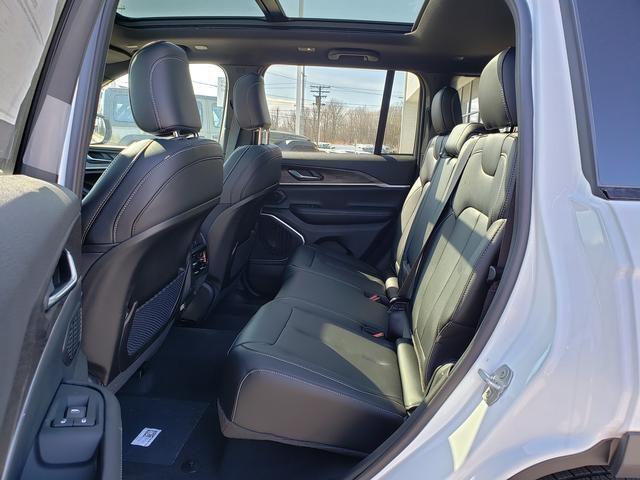 new 2026 Jeep Grand Cherokee car, priced at $45,559