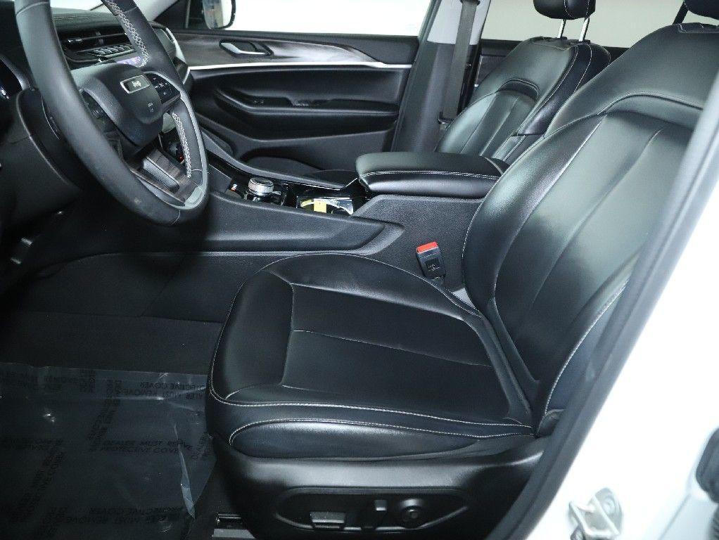 used 2023 Jeep Grand Cherokee L car, priced at $31,789