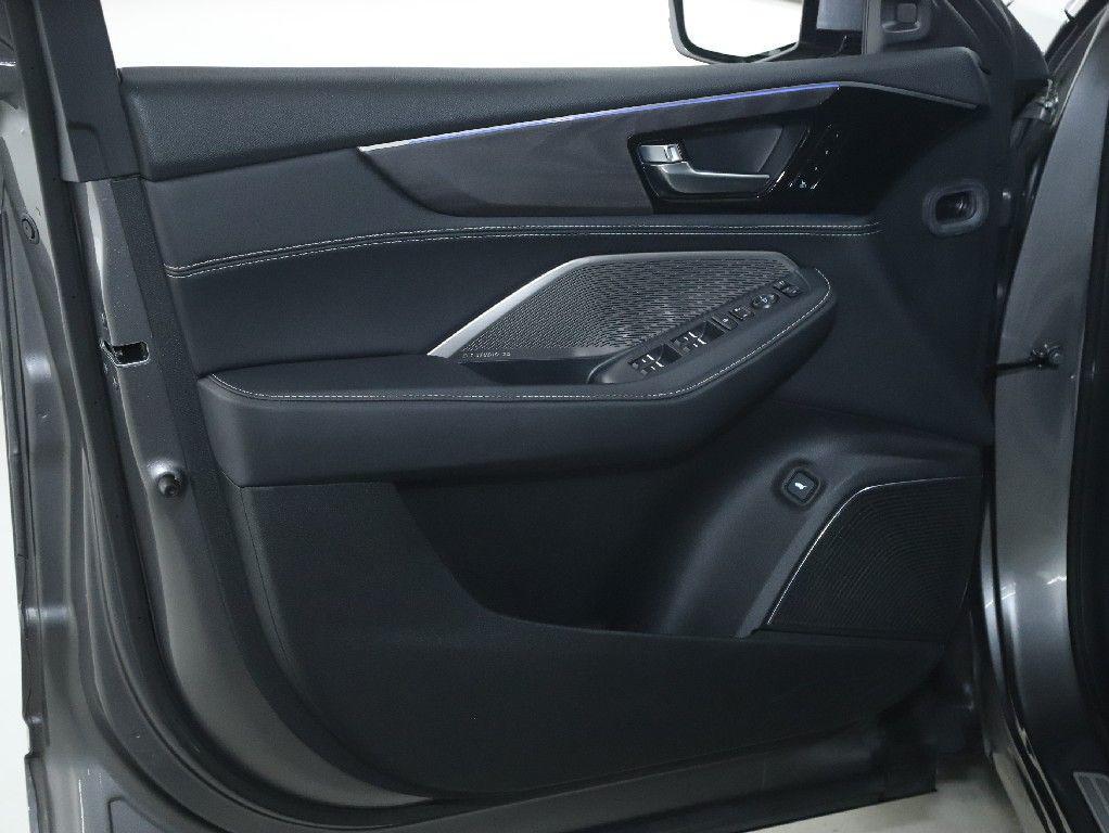 used 2023 Acura MDX car, priced at $42,993