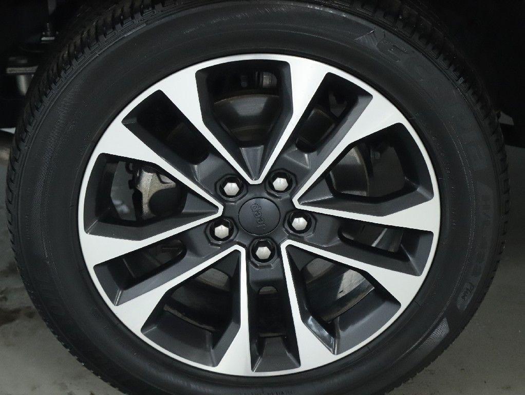 used 2024 Jeep Grand Cherokee L car, priced at $38,969