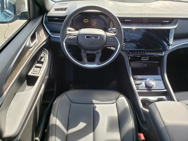 new 2026 Jeep Grand Cherokee car, priced at $45,559