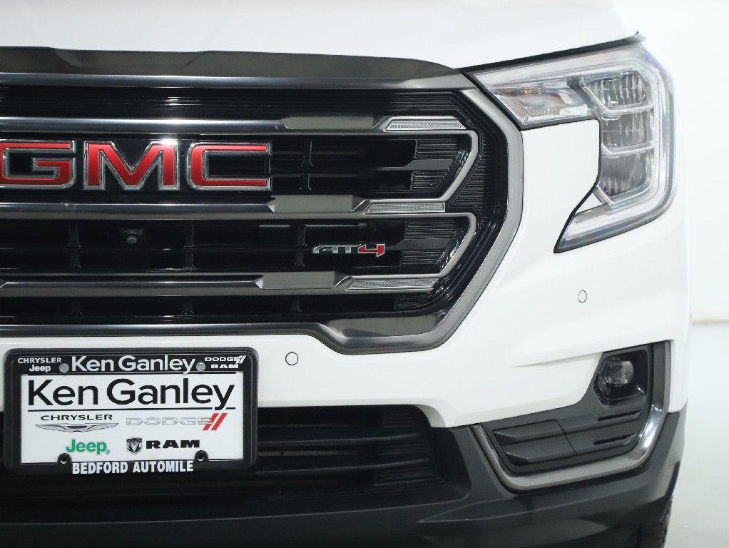 used 2023 GMC Terrain car, priced at $27,987